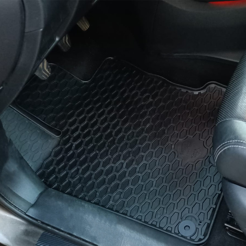 SET COVORASE AUTO CAUCIUC UMBRELLA PENTRU SEAT IBIZA (2017-2021); ARONA (2017-2021); VW POLO (2017-2021); AUDI A1 (2018-) 